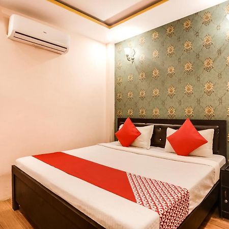 Spot On 45585 Hotel Aakash Ganga Varanasi Exterior foto