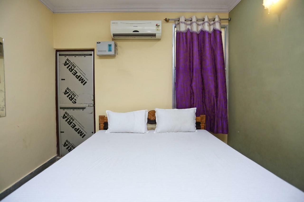 Spot On 45585 Hotel Aakash Ganga Varanasi Exterior foto