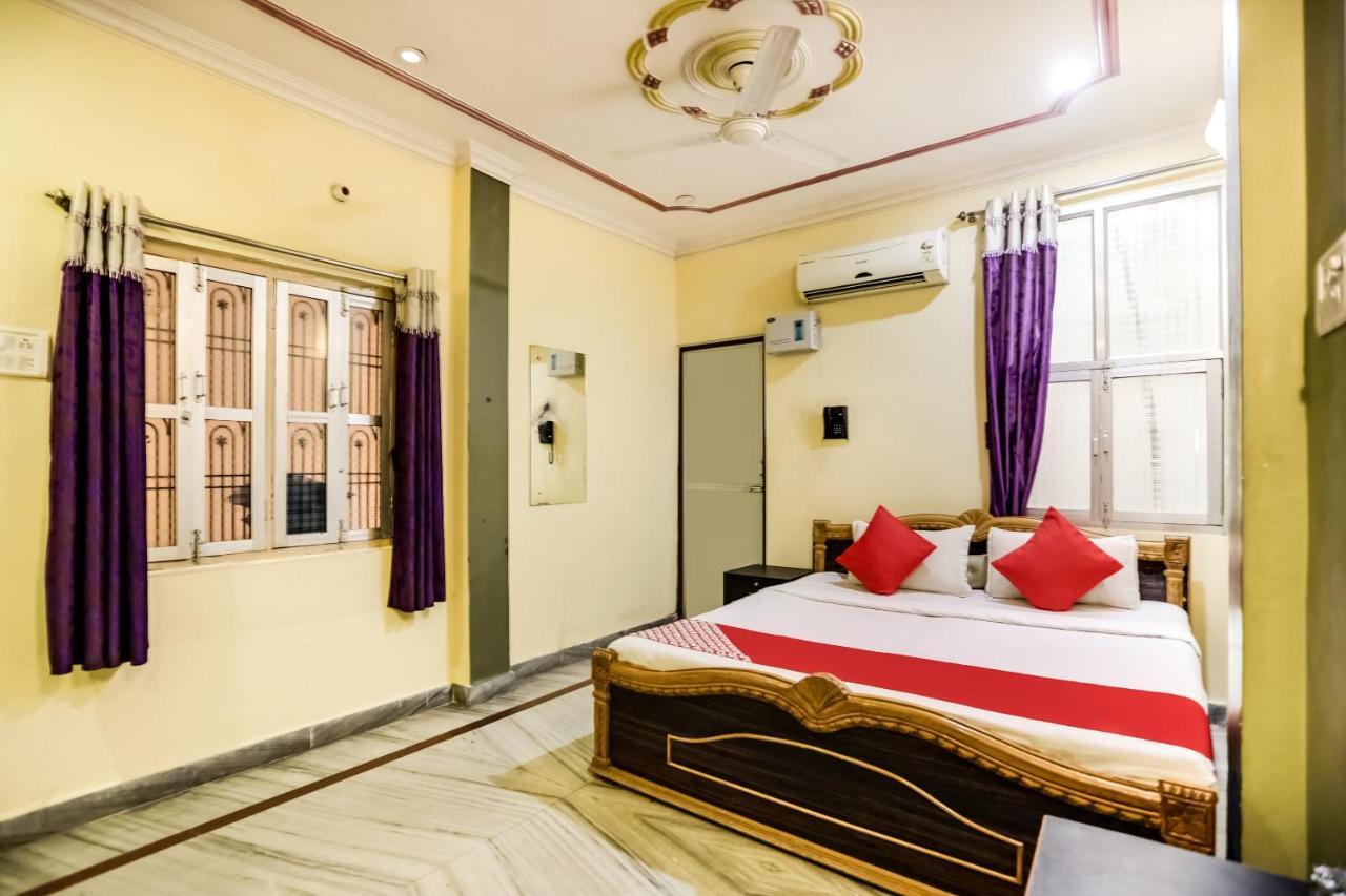 Spot On 45585 Hotel Aakash Ganga Varanasi Exterior foto